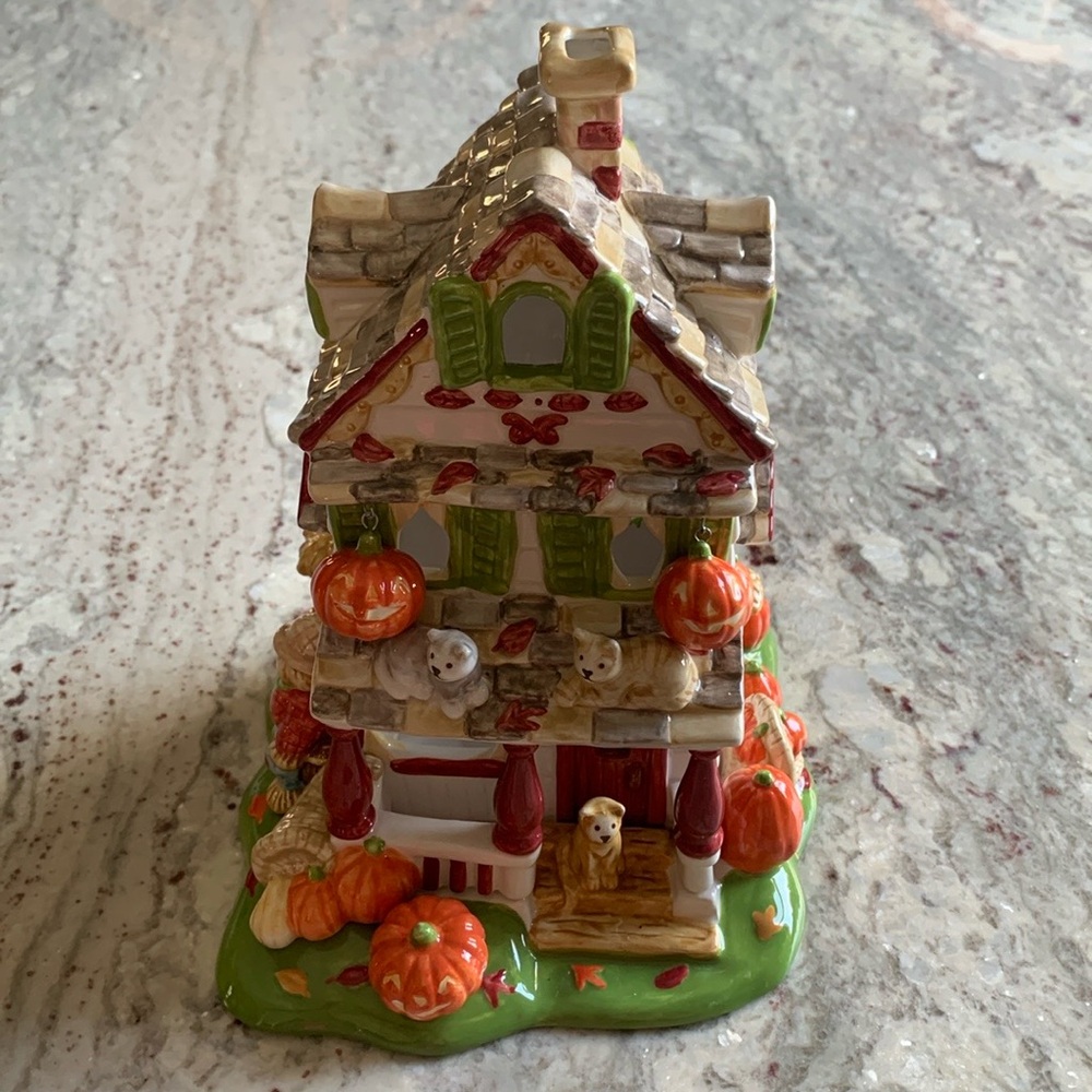 Avon 2002 Luminous Treasures Autumn's Glow Tealight Harvest House